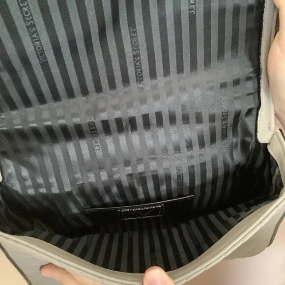 Victoria's Secret - The Victoria Medium Shoulder Bag - Pocketbook - Light Pepper - Picture 2 of 2